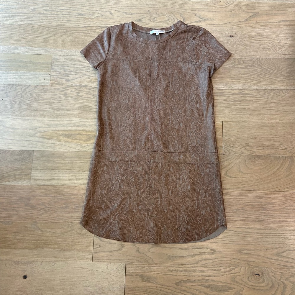 Super cute brown snake skin skirt